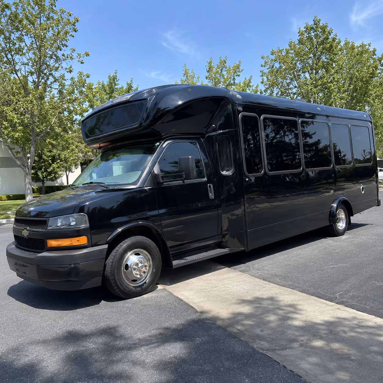 covina 15 passenger party bus