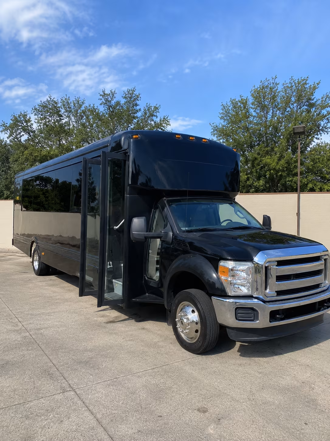 covina 20 passenger party bus