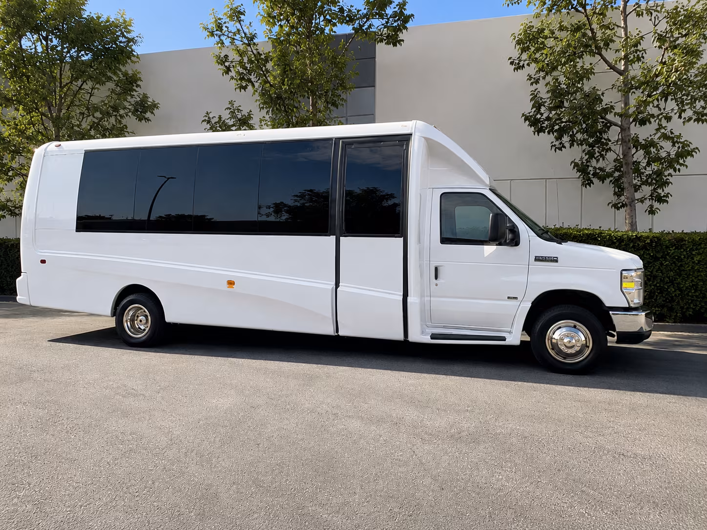 duarte comfortable charter bus rentals for duarte church groups