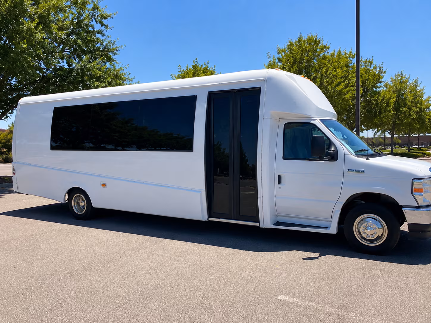 la puente bus rentals