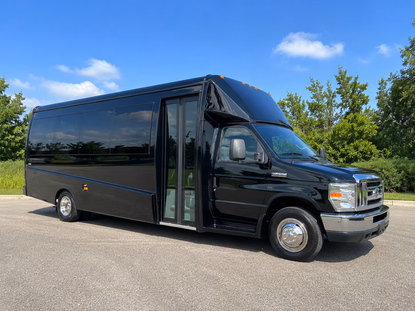 san dimas private bus rentals for san dimas concerts and festivals
